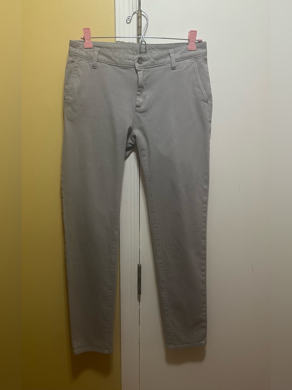 DL1961 IRIS SINCLAIR WASH ( Light Grayish) Straight Leg Relaxed Chino Jean (26)